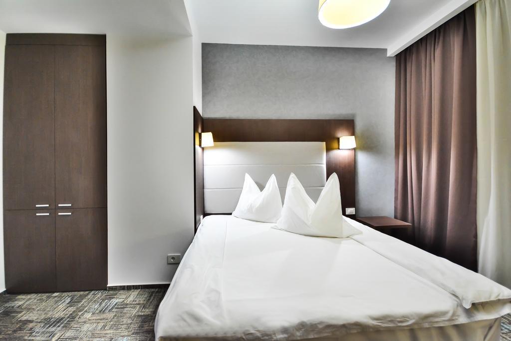 Hotel Europeca Craiova Exteriör bild