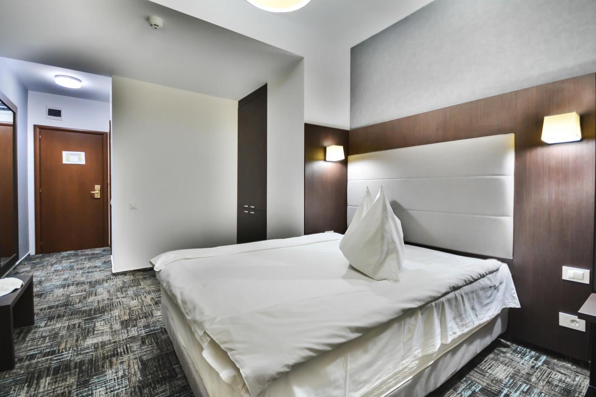 Hotel Europeca Craiova Exteriör bild