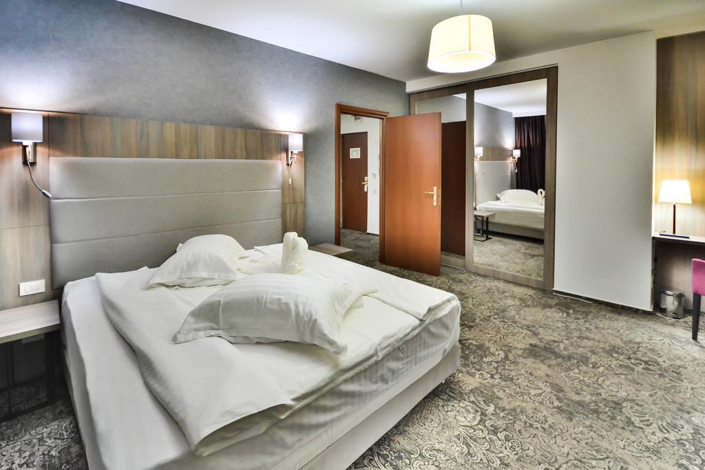 Hotel Europeca Craiova Exteriör bild