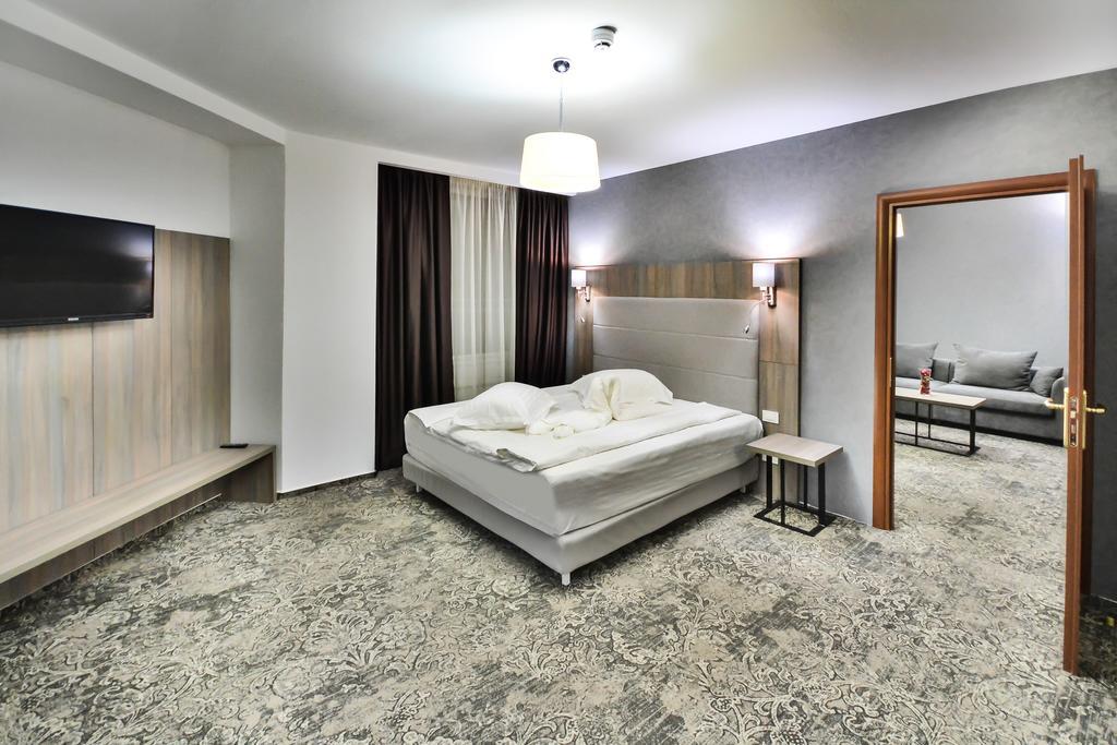 Hotel Europeca Craiova Exteriör bild