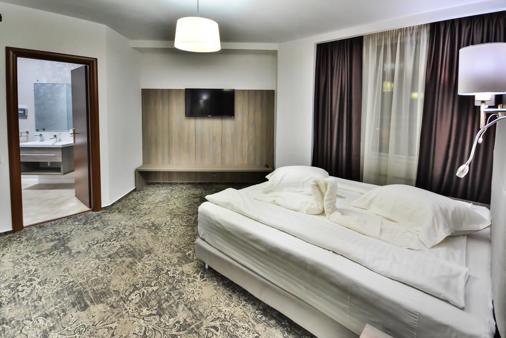 Hotel Europeca Craiova Exteriör bild