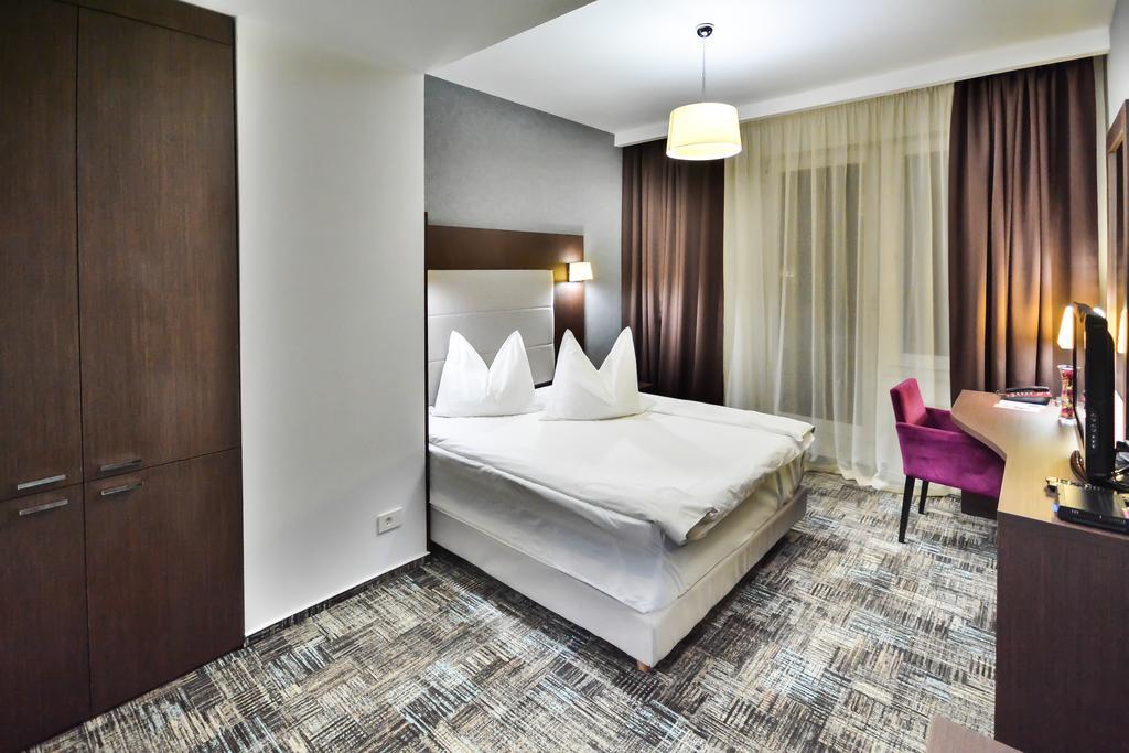 Hotel Europeca Craiova Exteriör bild