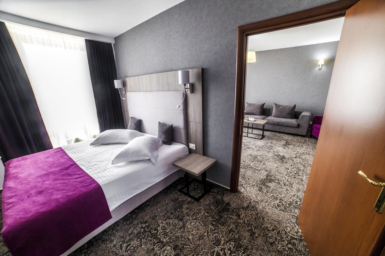 Hotel Europeca Craiova Exteriör bild