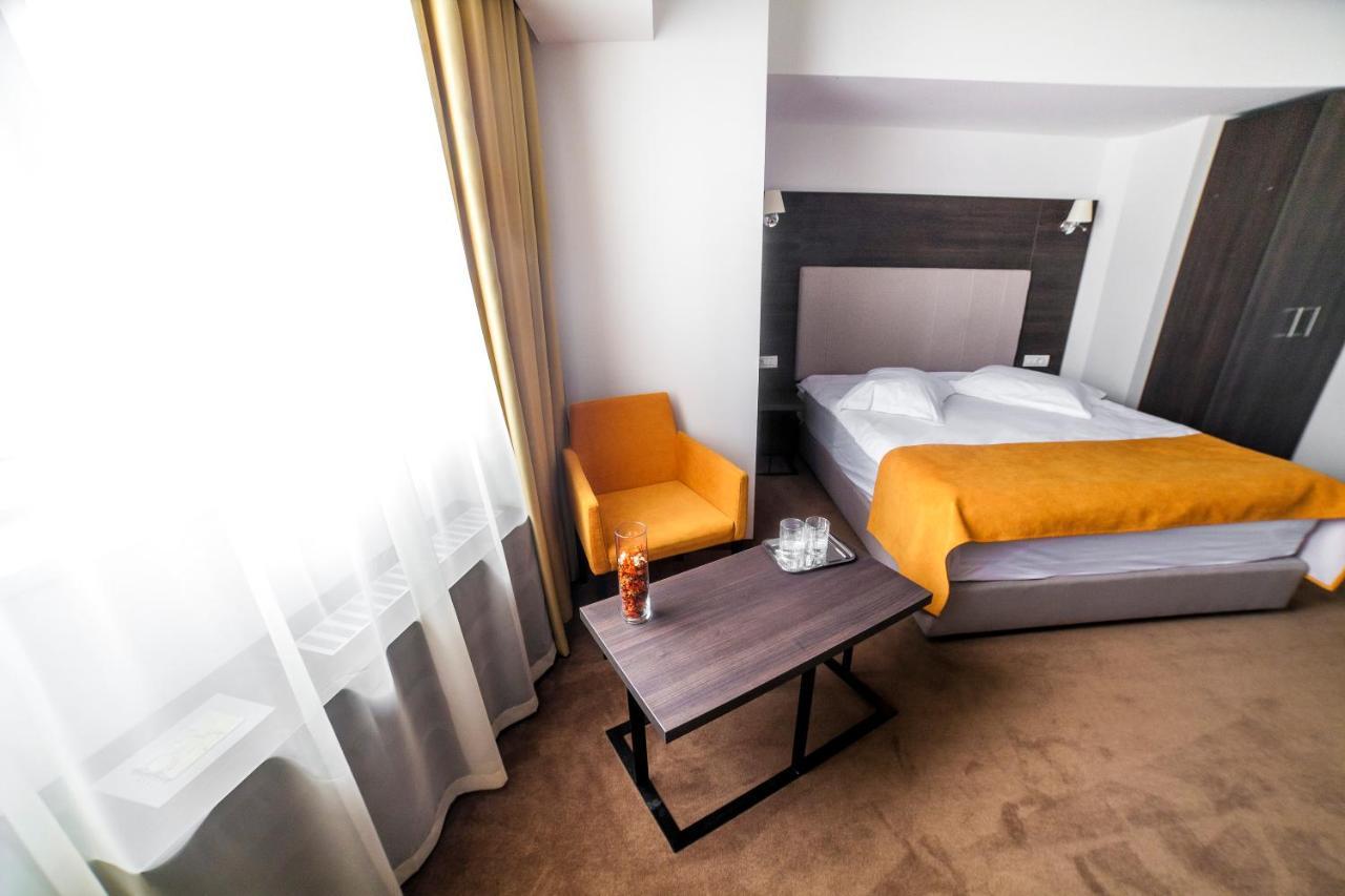 Hotel Europeca Craiova Exteriör bild